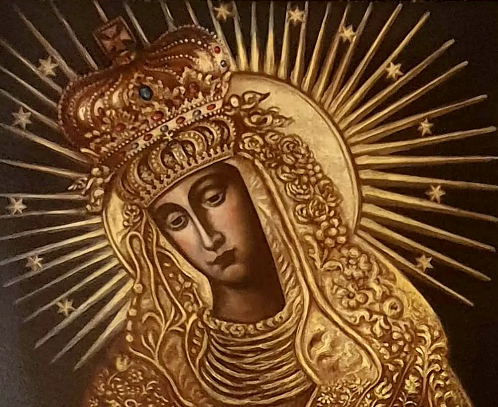 Wykonana przez rodzica jednego z uczniów ikona Matki Bożej Ostrobramskiej z Wilna. Wisiała ona w licealnej jadalni. Po zamknięciu Liceum ikonę przeniesiono w uroczystej procesji do kościoła w Villard-de-Lans. (Stowarzyszenie Pamięć Polskiego Liceum).
